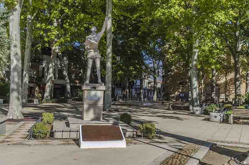 Ciudad Real - Argamasilla de Alba 03 - plaza de Alonso Quijano.jpg